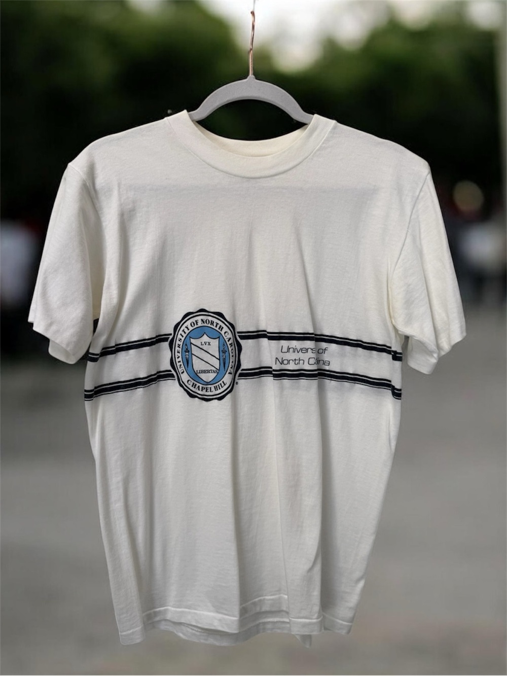VTG 90’s UNC CHAPEL HILL White Short-Sleeve Tee Tar Heels Single Stitch cotton M